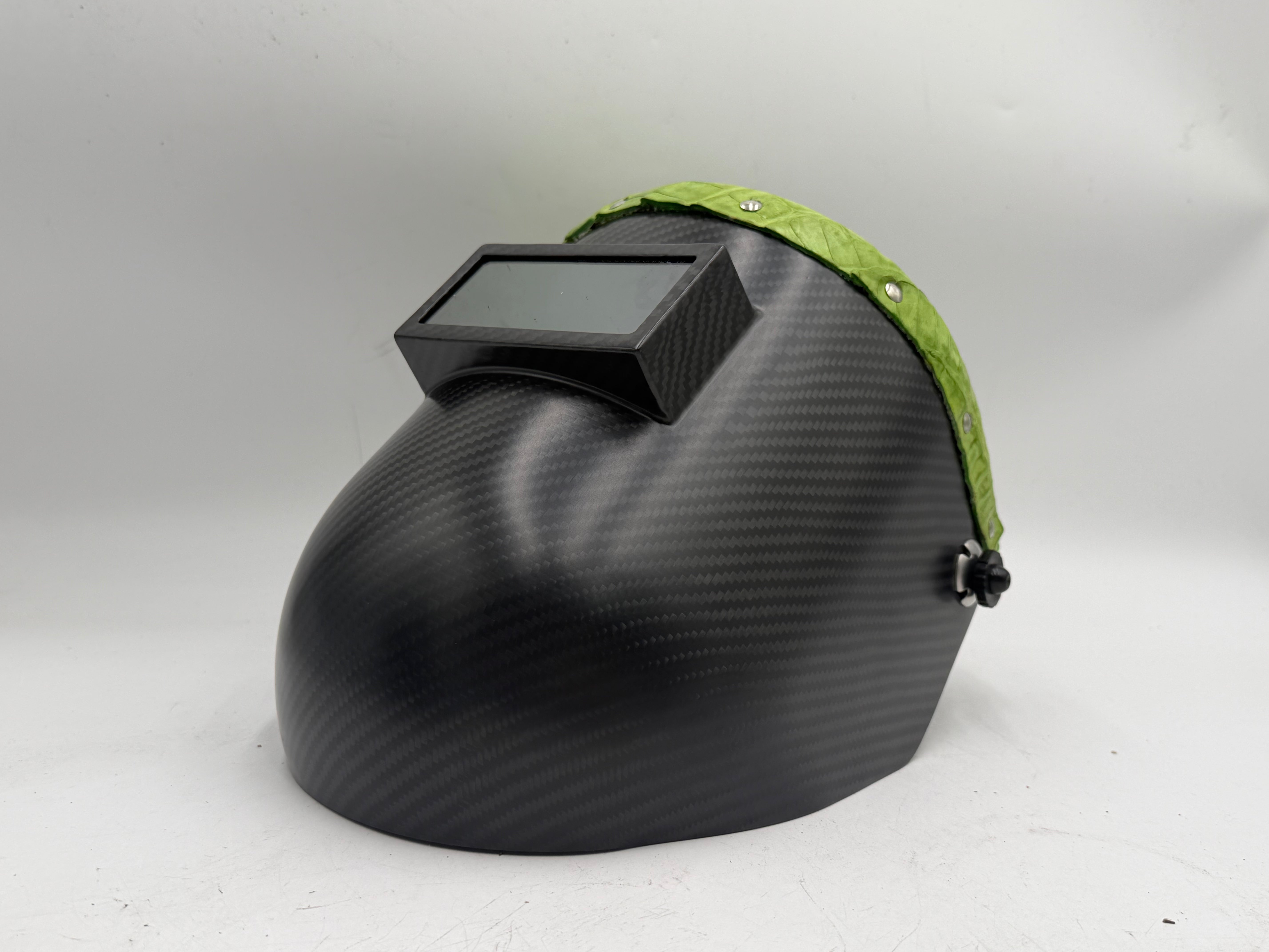 ***IN STOCK 18*** OUTLAW LEATHER - CARBON FIBER PIPELINER - LIME GREEN CAIMAN