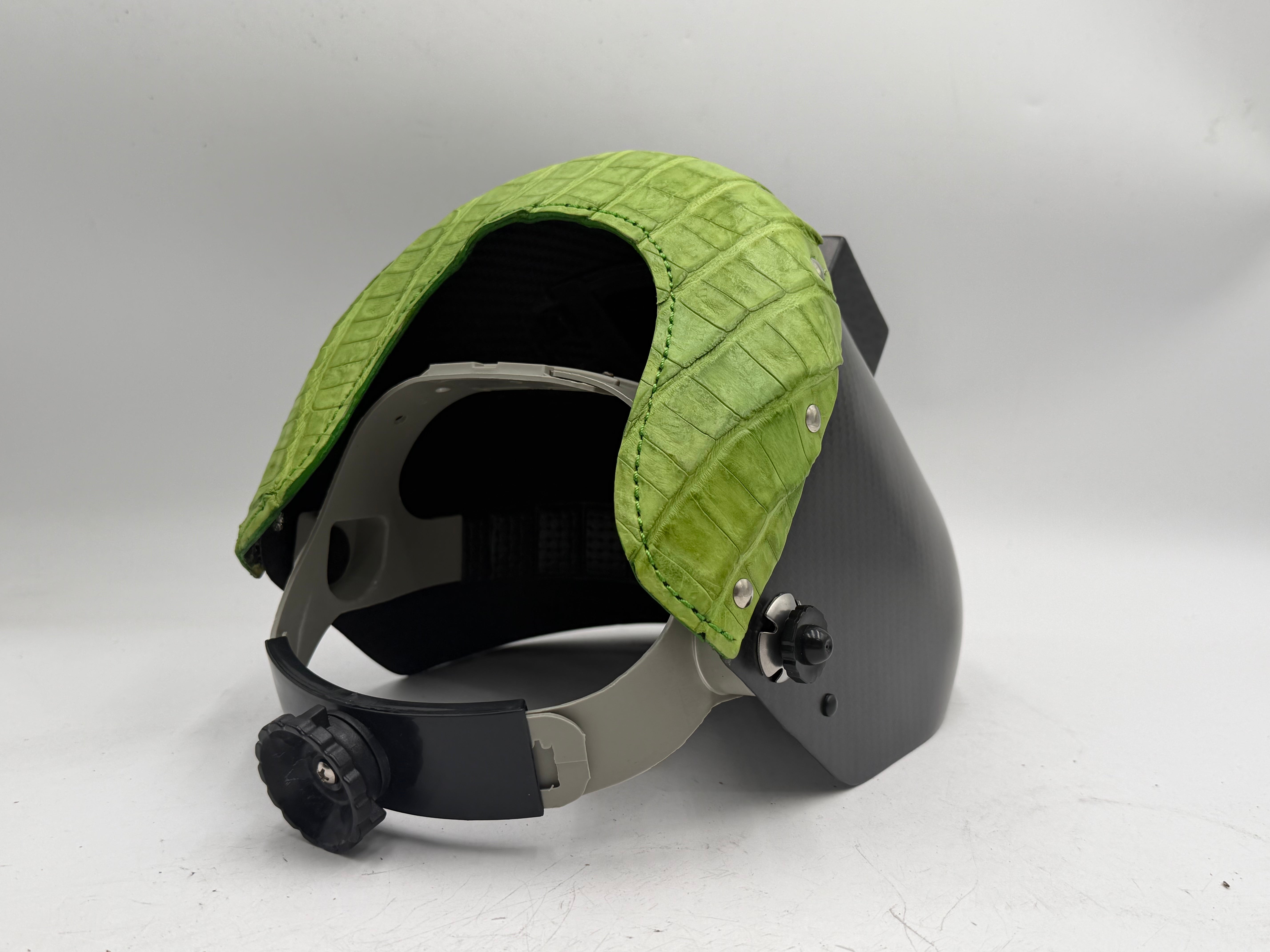 ***IN STOCK 18*** OUTLAW LEATHER - CARBON FIBER PIPELINER - LIME GREEN CAIMAN