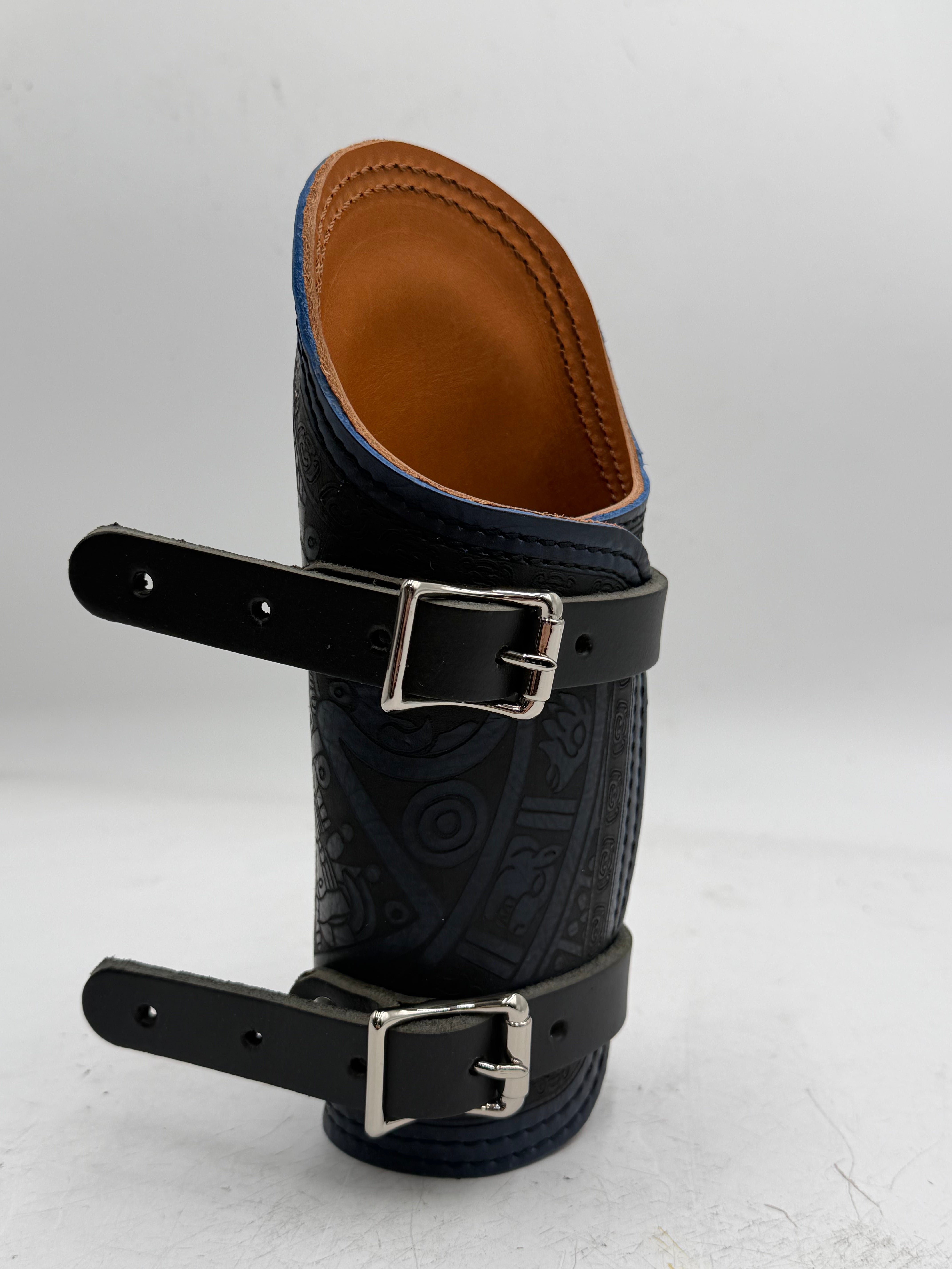 ***IN STOCK 101 *** OUTLAW LEATHER - ARMPAD - BLUE AZTEC
